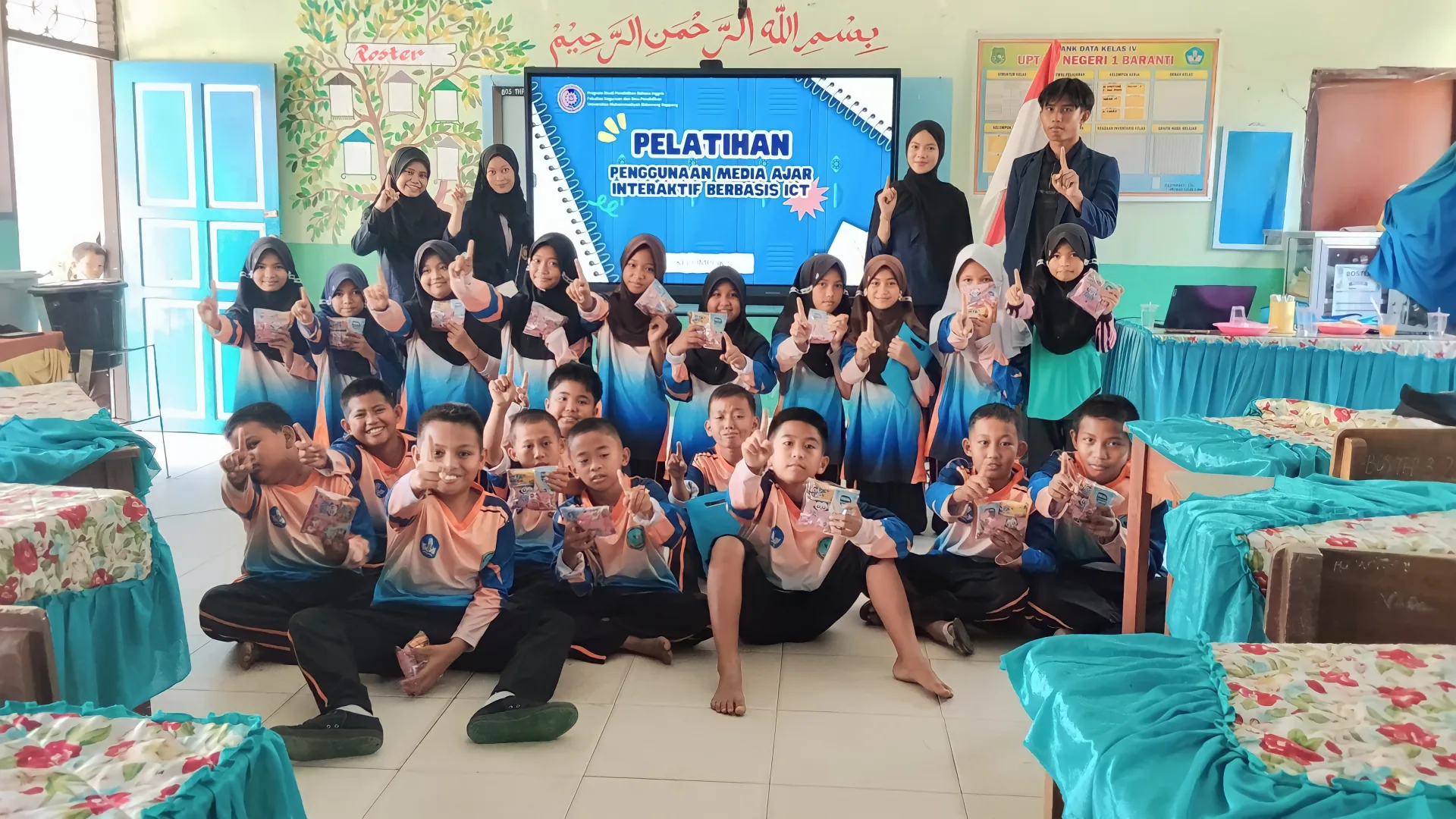 - Mahasiswa UMS Rappang Kenalkan Media Ajar Digital di Dua Sekolah Dasar