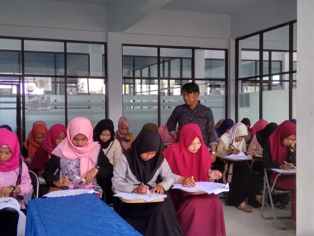 INTERNASIONALISASI, MAHASISWA STISIP MUHAMMADIYAH RAPPANG DIWAJIBKAN IKUT KURSUS BAHASA INGGRIS