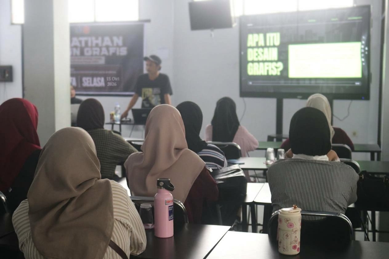 Asah Kreativitas, HIMPOSIP UMS Rappang Gelar Pelatihan Desain Grafis