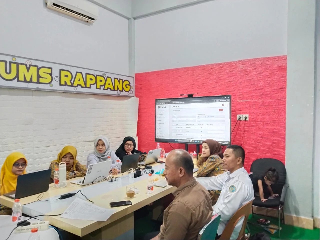 Hadiri Kegiatan Pendampingan dan Pengecekan Akun Dosen