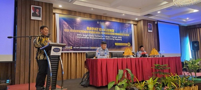 Rapat Evaluasi Uji Kompetensi PPG Tahap 1 Tahun 2025 UMS Rappang: Momen Tingkatkan Kinerja Tim