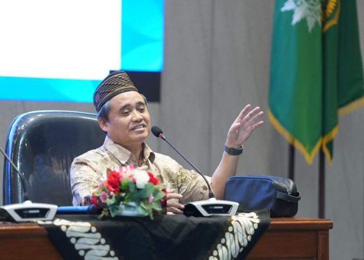 Kiai-Tafsir-Ketua-PWM-Jateng-750x536.jpeg 